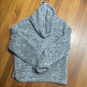 Fluffy-pullover sweater
